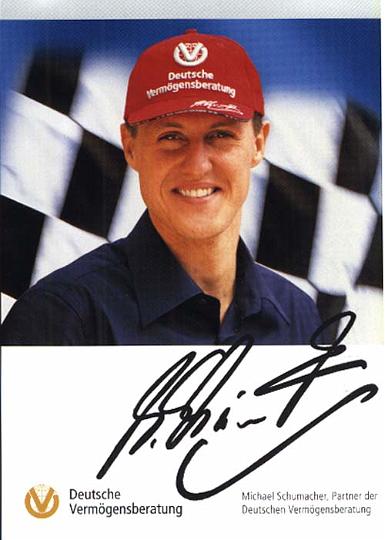 michaelschumacher01.jpg - Michael Schumacher (* 3. Januar 1969 in Hürth) ist ein ehemaliger deutscher Formel-1-Rennfahrer. Er ist nach seinem siebenmaligen Gewinn der Formel-1-Weltmeisterschaft der erfolgreichste Pilot dieser Rennserie und hält darin fast alle Rekorde. Sein jüngerer Bruder Ralf Schumacher war bis 2007 ebenfalls als Formel-1-Pilot aktiv. ca 15 x 10,5 Originalkarte Druckautogramm 2 €