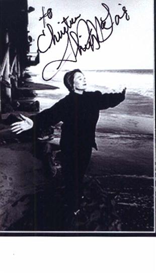 shirleymclaine01.jpg - Shirley MacLaine (* 24. April 1934 in Richmond, Virginia; eigentlich Shirley MacLean Beaty) ist eine US-amerikanische Filmschauspielerin, Tänzerin und Schriftstellerin. ca 12 x 7 Original Fotopapier. 35 €